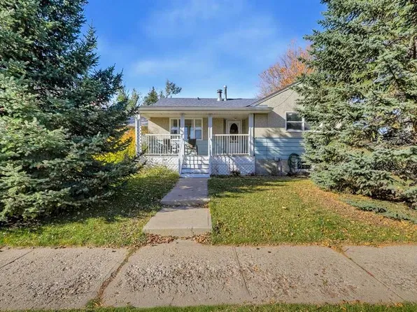103 E 2nd St SE, High River, AB T1V 1G7