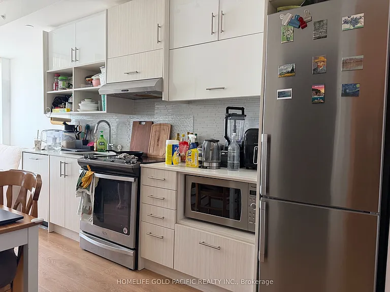 128 Fairview Mall Dr #601 — Photo 4