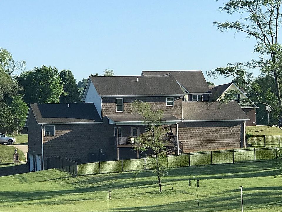 2nd image of 242 Lake Vista Cir