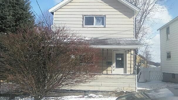 1st image of 1083 Caroline St