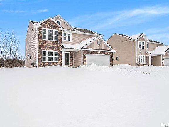 3rd image of 3069 Oxford Ln