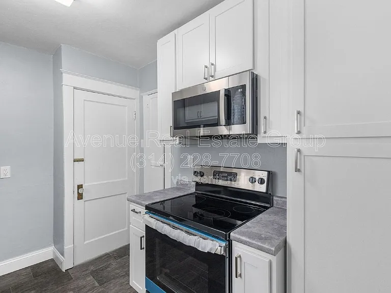 8009 Monroe Ave — Photo 17