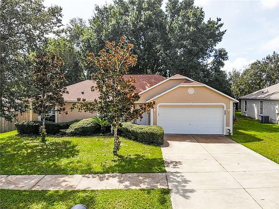 2nd image of 422 Valley Edge Dr