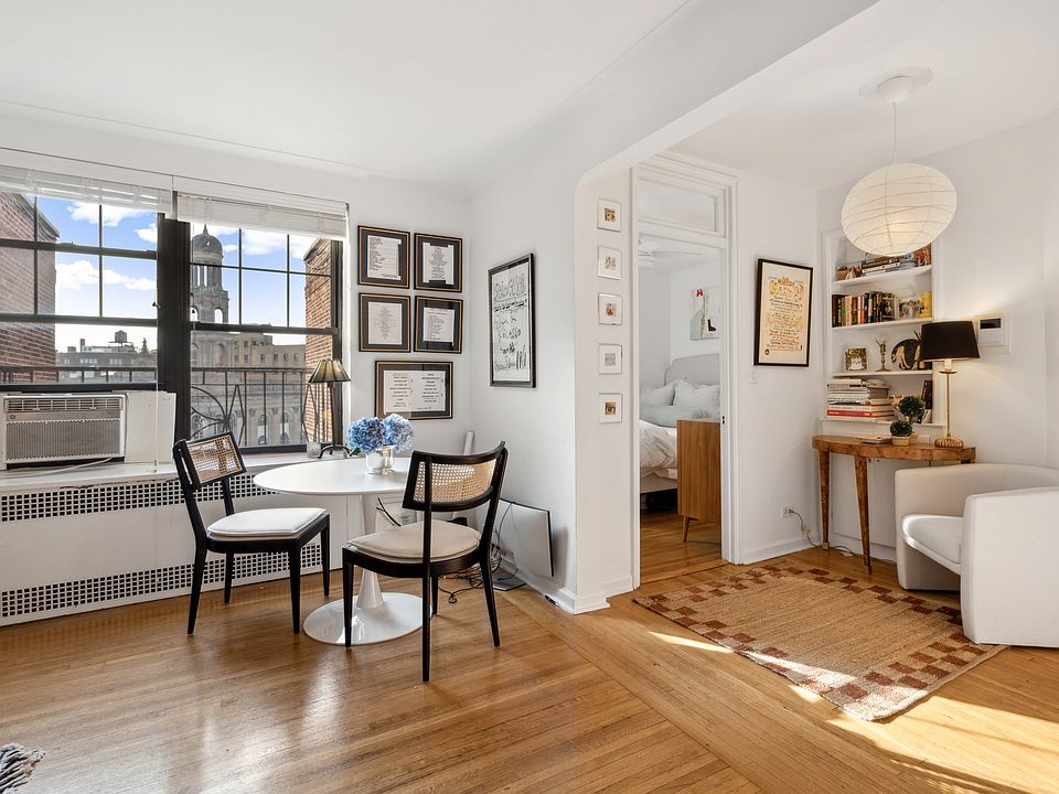 1st image of 290 6th Ave APT 6L