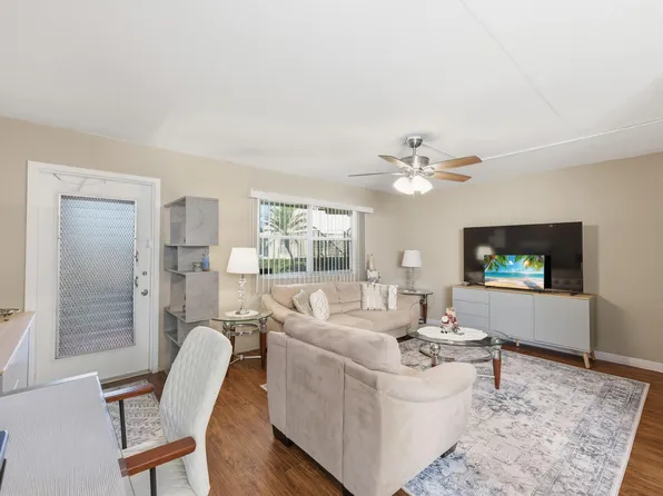 207 Saxony E, Delray Beach, FL 33446