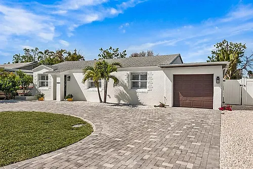 14024 N Bayshore Dr Photo 1