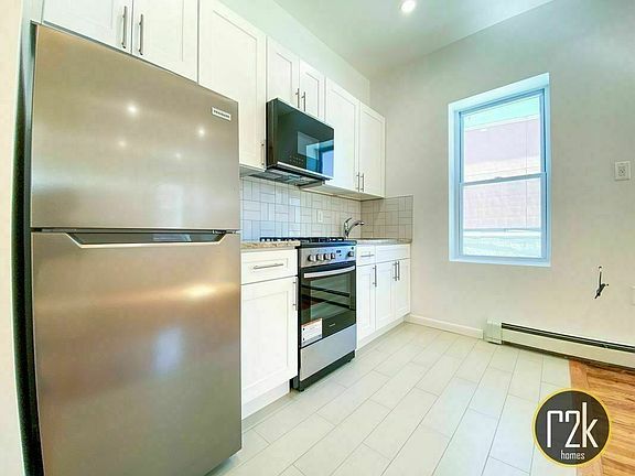 3rd image of 14-36 Astoria Blvd #2E
