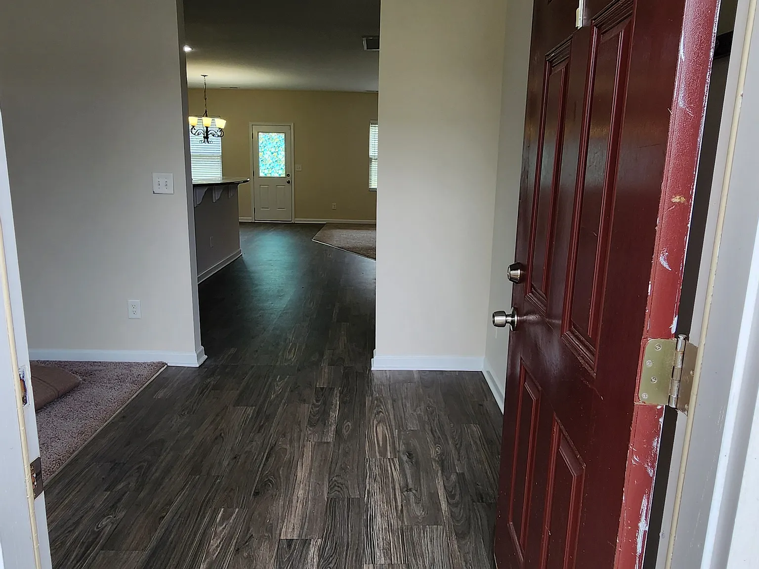 4 bed, 2.5 bath, 2622 sqft, $2,290 — Photo 2