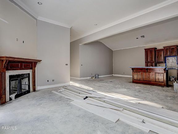 4th image of 213 Kellog Ave