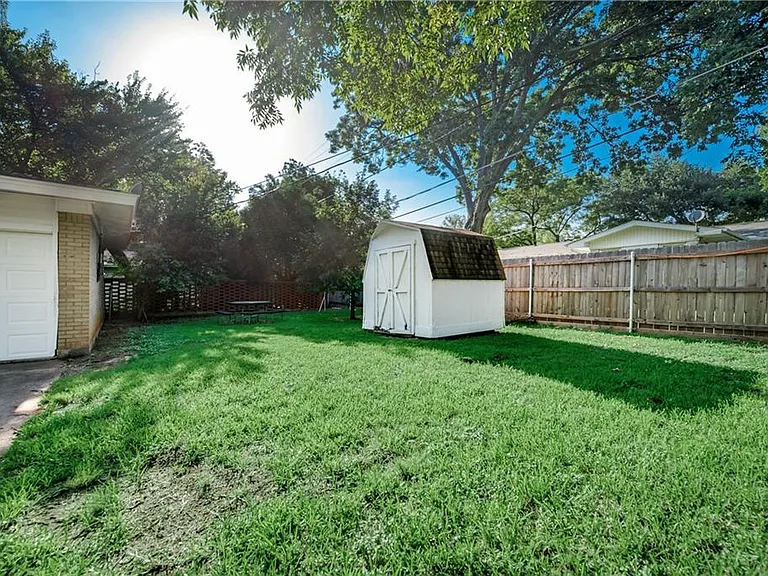 1601 Larkspur Dr — Photo 24