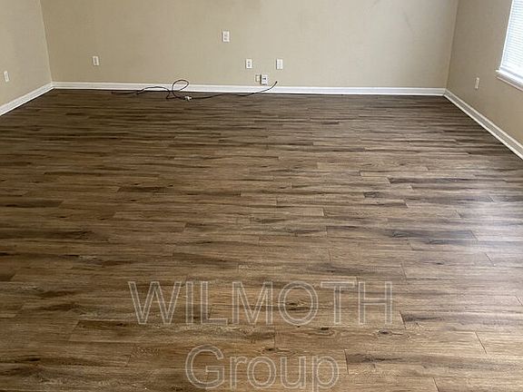 4th image of 2265 Valley Creek East Ln