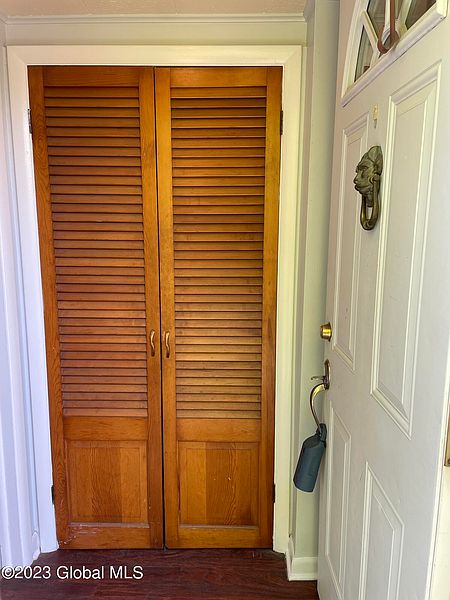 5th image of 225 S Swan Street