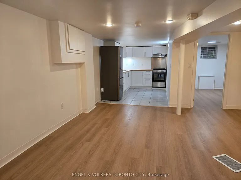 2012 Dundas St E #BASEMENT — Photo 3