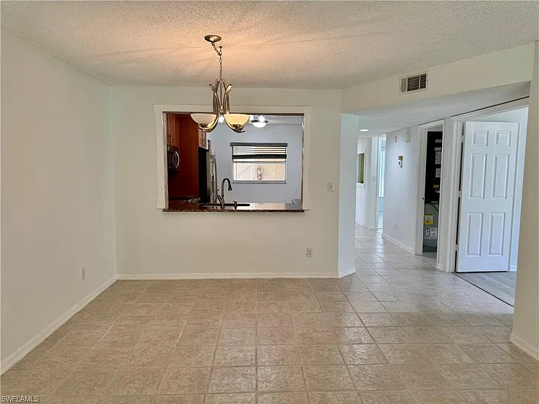 661 Squire Cir #101 — Photo 14