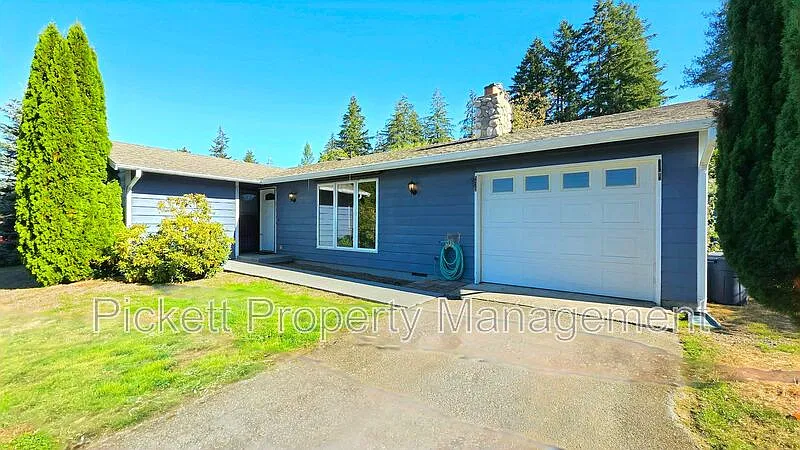 3 bed, 2.0 bath, 1100 sqft, $2,400 — Photo 1