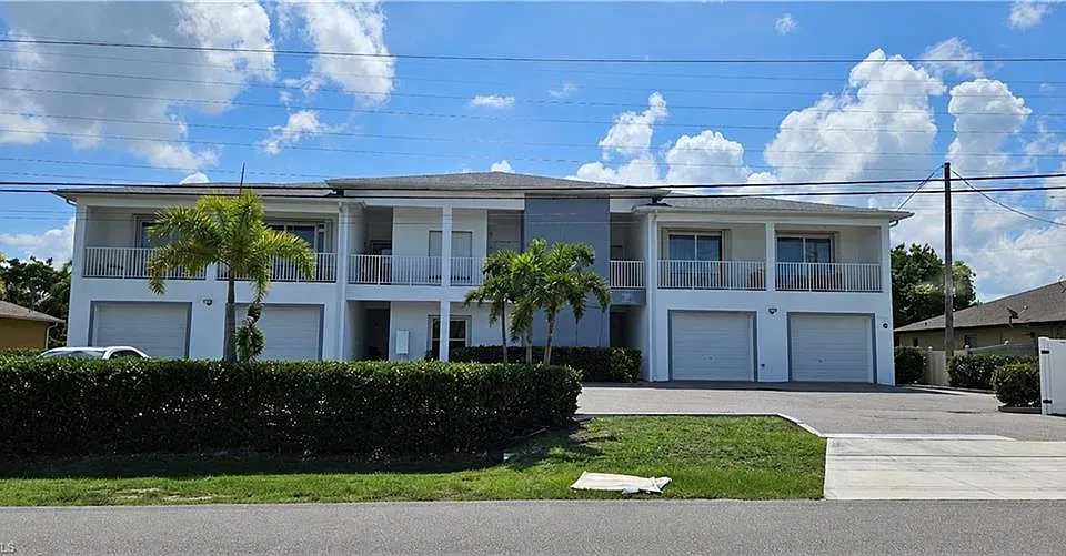 4425 SW Santa Barbara Pl #203