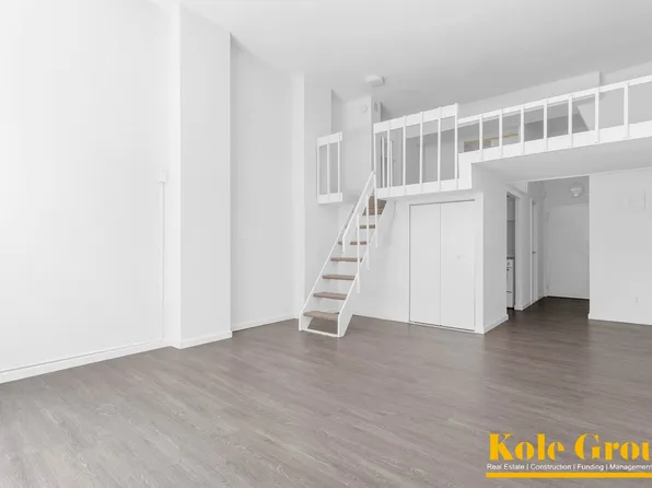 88 Fulton Street image 10 of 11