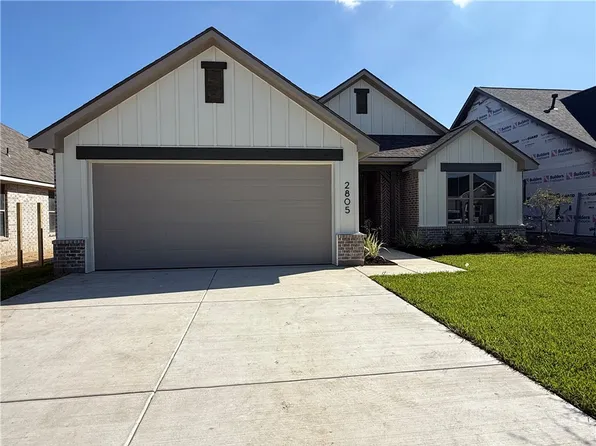 2805 Captain Dr, Bryan, TX 77808