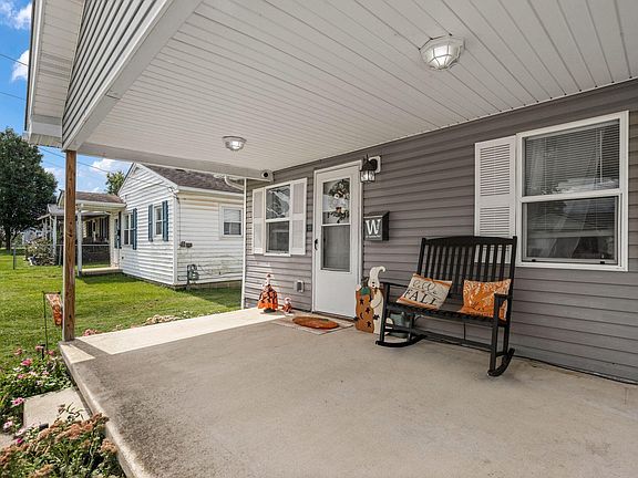4th image of 121 Fairview Blvd