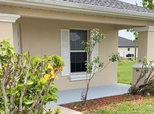 855 NE 6th Pl, Cape Coral, FL 33909