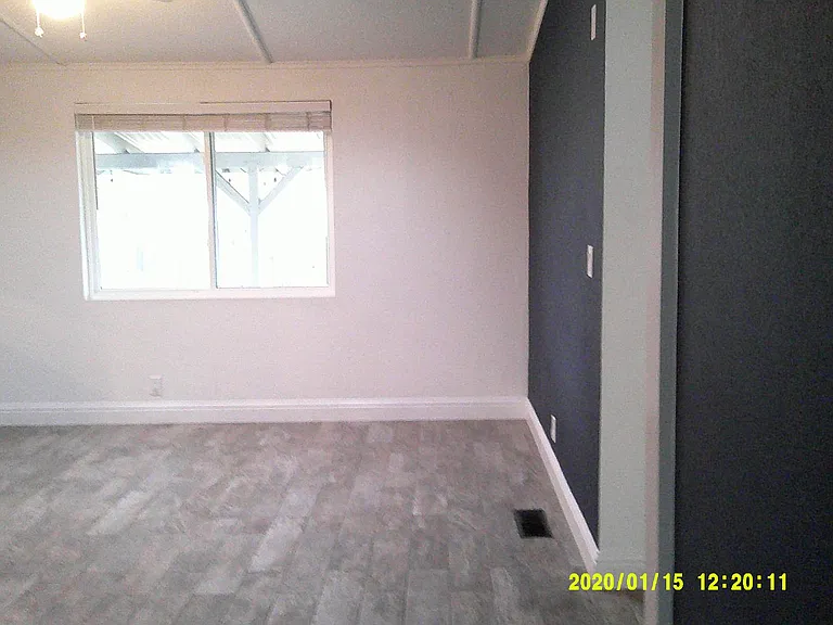 945 Davis St — Photo 3