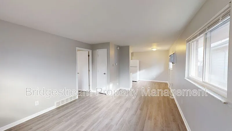 1 bed, 1.0 bath, $695 — Photo 3
