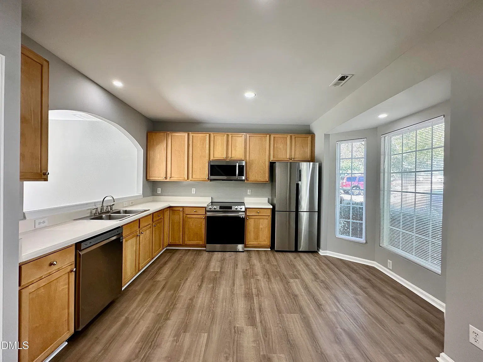 3 bed, 2.5 bath, 1509 sqft, $1,775 — Photo 3
