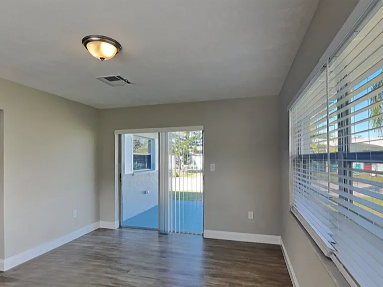 9005 Glen Moor Ln — Photo 8