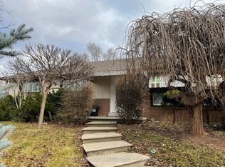 561 Weir Ave, Oakville, ON L6L4X3