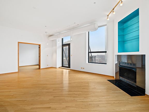 5th image of 910 S Michigan Ave APT 1011