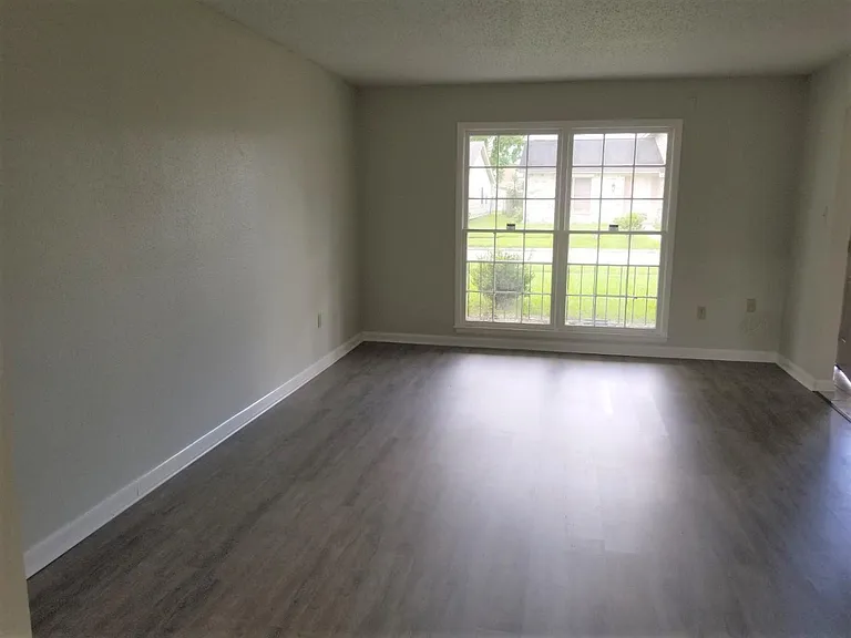 2312 Litchwood Ln — Photo 5