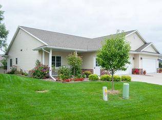 1705 Pine Ridge Dr, Onalaska, WI 54650