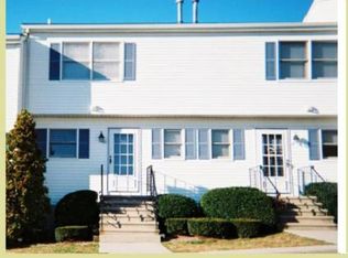 56 Commodore Cmns, Derby, CT 06418