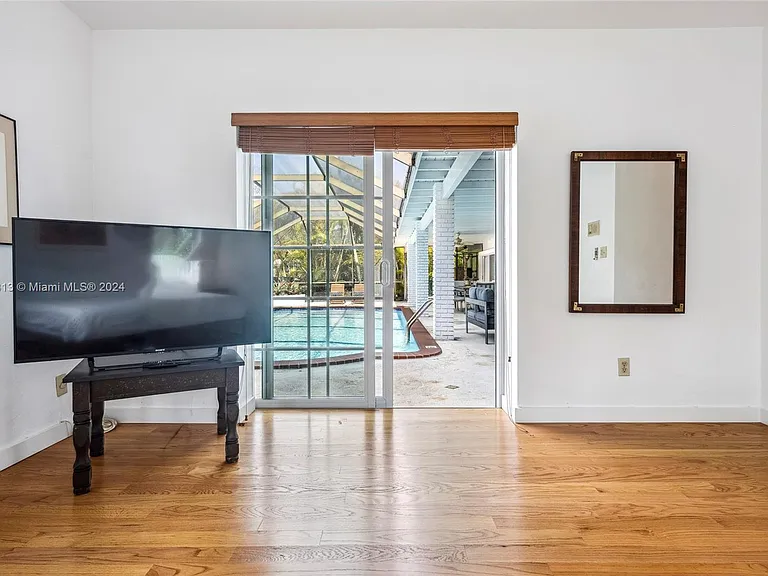 10130 SW 70th Ave — Photo 26