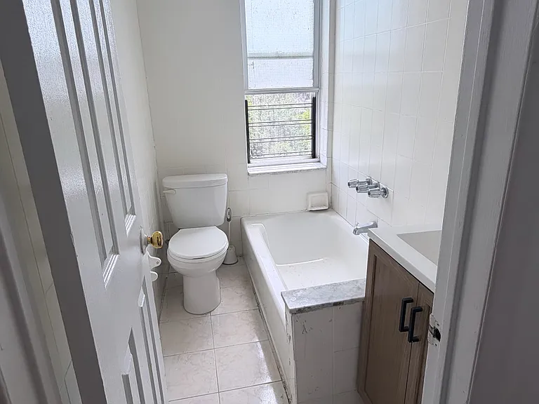 4023 5th Ave #3R — Photo 9