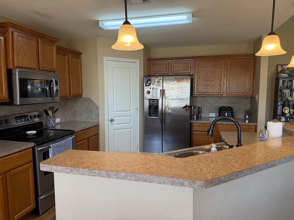 Building Photo - 1126 Neuberry Cliffe
