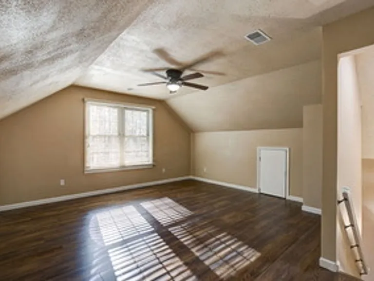 212 Running Deer Dr — Photo 18