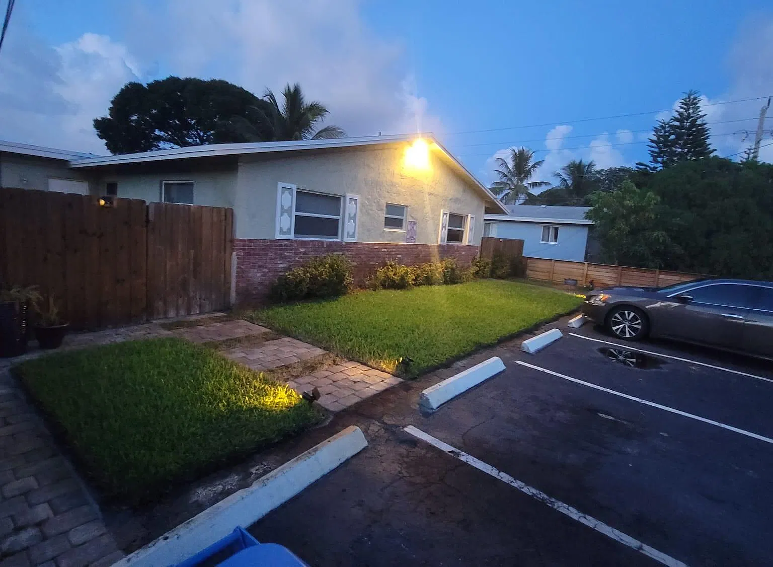 2 bed, 1.0 bath, 1100 sqft, $2,200 — Photo 1