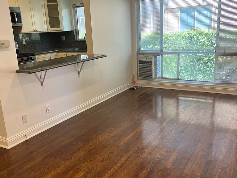 102 N Hayworth Ave #3 — Photo 20