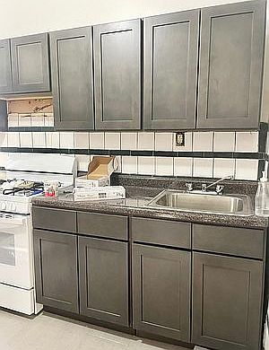 3rd image of 1633 Sterling Pl #1A