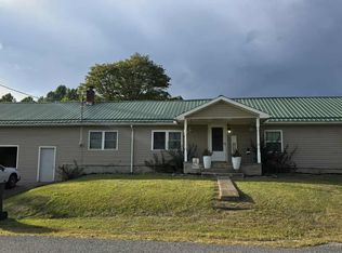 7027 Hall Rd, Buckhannon, WV 26201