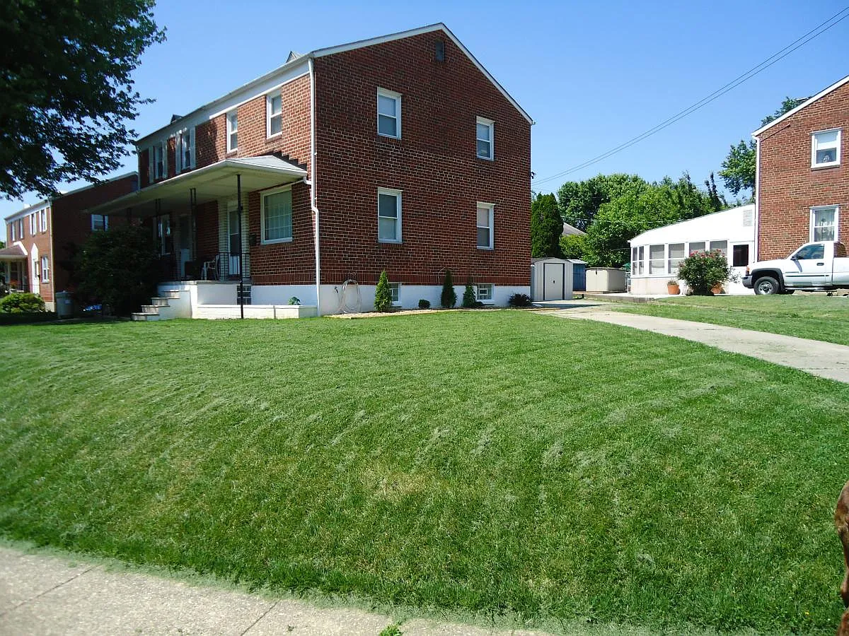 Side - 333 Elinor Ave