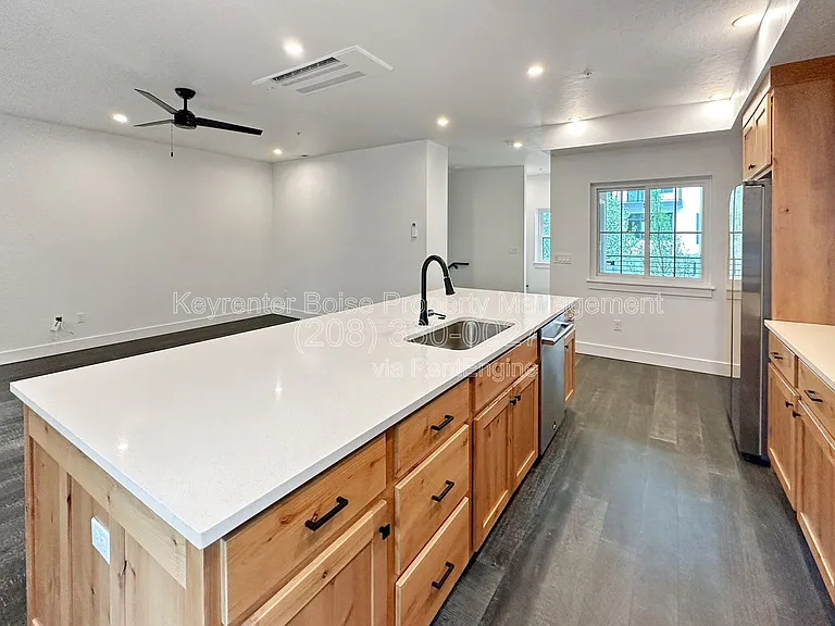 3586 N Adams St — Photo 6