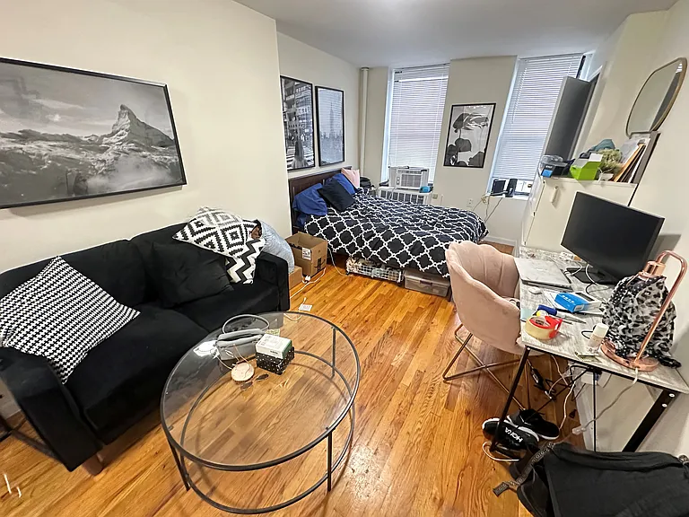 326 E 6th St #6 — Photo 16