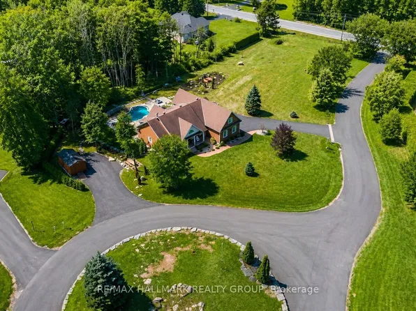 24 Radstock Ln, East Hawkesbury, ON K6A 2R2