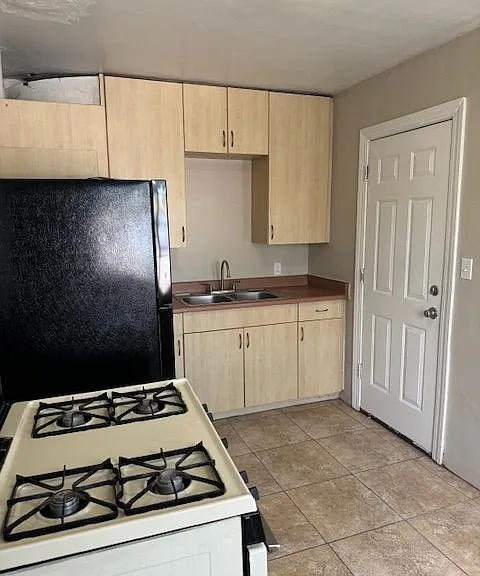 2620 N Stone Ave #STONE2620-10-10 — Photo 1