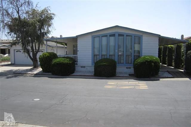 1st image of 18 Poinsettia Gardens Dr