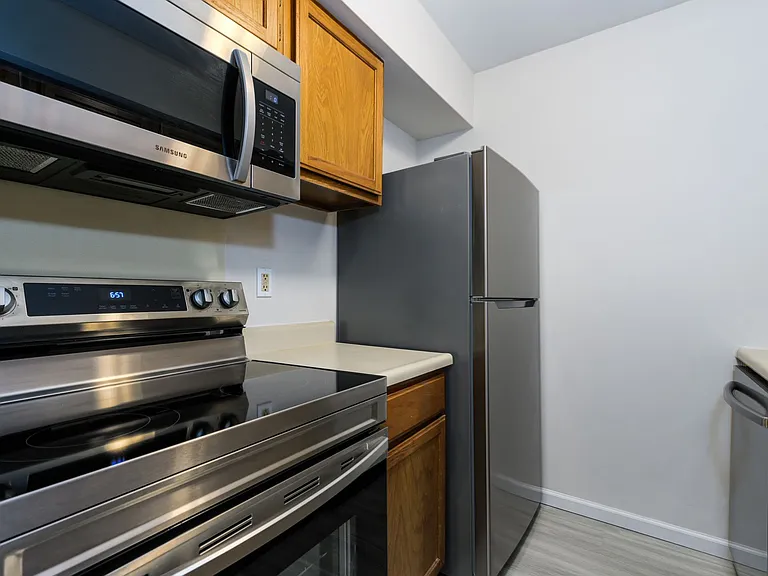 Southfield Apartments — Photo 15