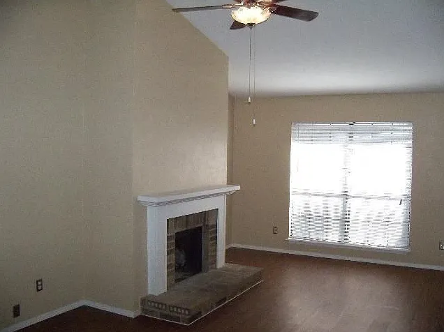 6733 Dandelion Dr — Photo 2