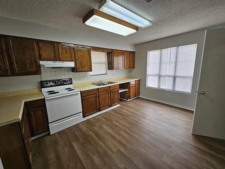 2908 N Fonshill Ave — Photo 8